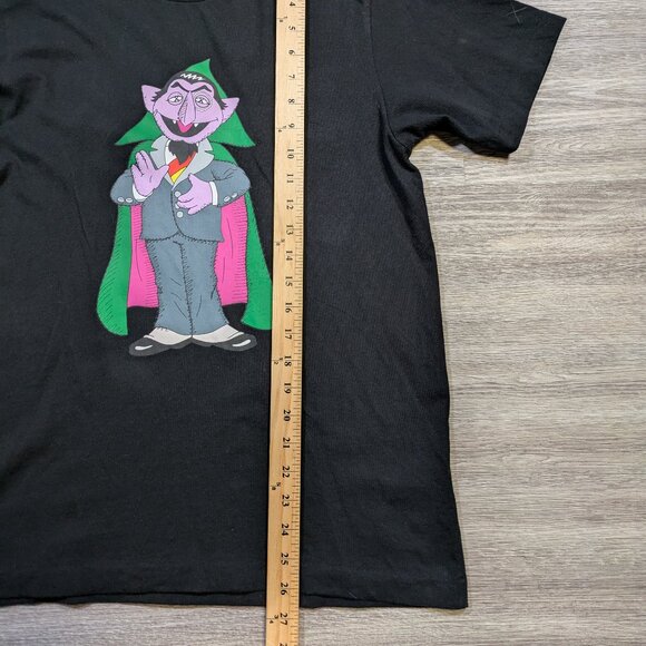 Kaws x Uniqlo x Sesame Street Men's Small Count Von Count Black Graphic T-Shirt - Picture 8 of 8